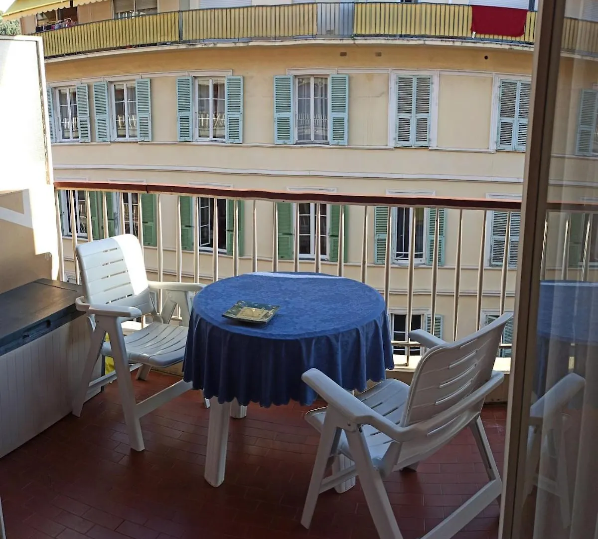 Appartement Lumineux, 2 Min De La Mer مينتون شقة